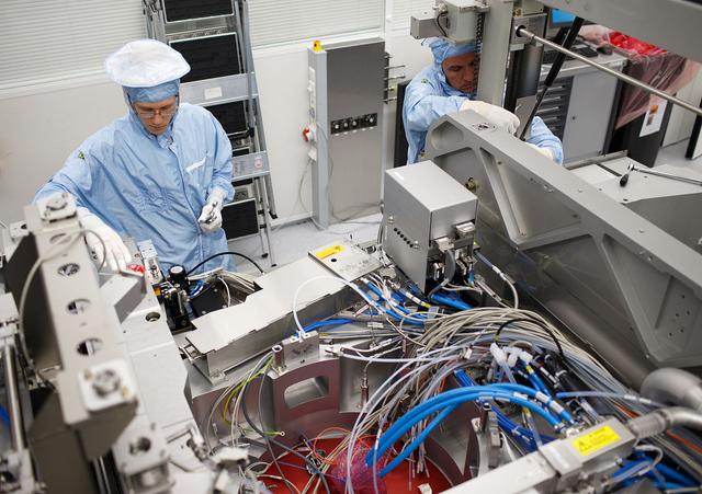 阿斯麥（ASML） 光刻機王冠上的明珠，半導體產業的“ bottleneck ”